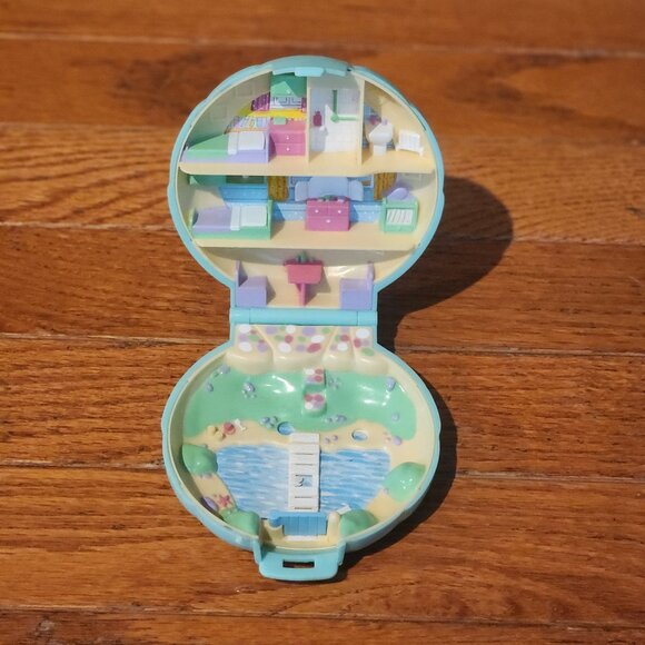 1988 Vintage Polly Pocket Beach House